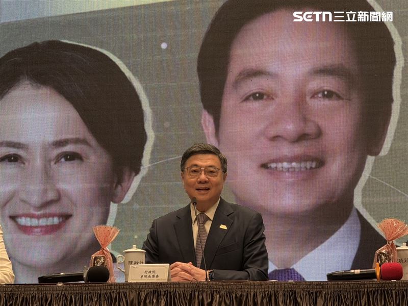 行政院長卓榮泰、副院長鄭麗君、秘書長張惇涵召開「行政院520記者會」（圖／記者劉秀敏攝影）
