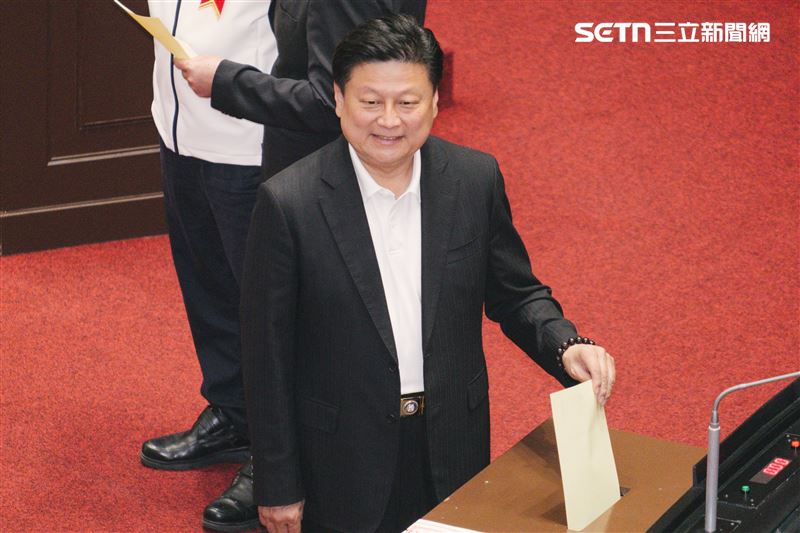 立法院會進行總統賴清德彈劾案投票，民進黨發言人林楚茵直指，這場鬧劇的罪魁禍首就是傅崐萁與黃國昌，造成社會對立、阻礙國家前進，就是國民黨和民眾黨。（圖／記者楊士誼攝影）