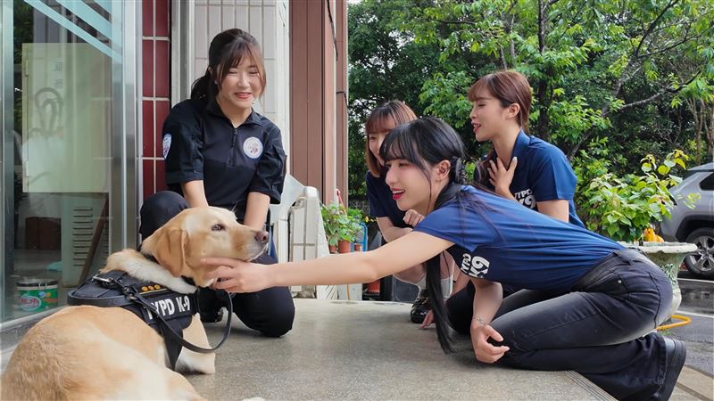 韓籍啦啦隊女神驚現警局 警:願配合臨檢