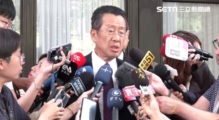 國防部長顧立雄立法院議場側門受訪（圖／翻攝畫面）