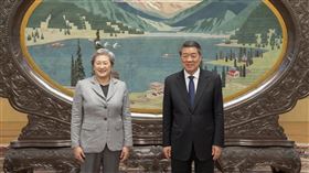 超微執行長蘇姿丰亞洲行開跑!18日她先赴北京與中國國務院副總理何立峰會面，討論雙方科技合作。（圖／翻攝自X平台 @MikeLongTerm）