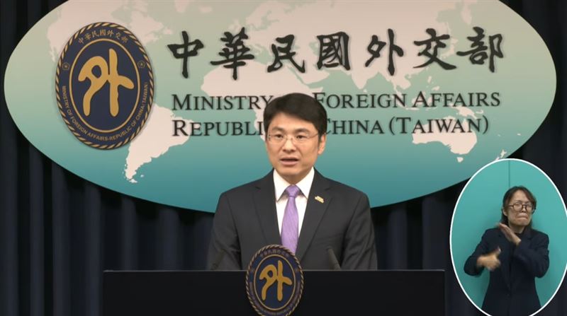 外交部長林佳龍現身日內瓦，引起中方反彈。外交部發言人蕭光偉表示「中國政府只要照顧好自己人民就好」。（圖／翻攝自外交部YT）