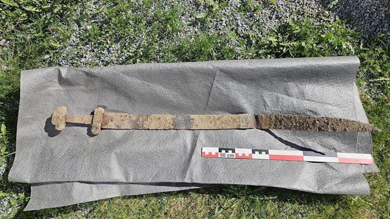 男童撿到生鏽鐵器 一查竟是1300年前寶劍