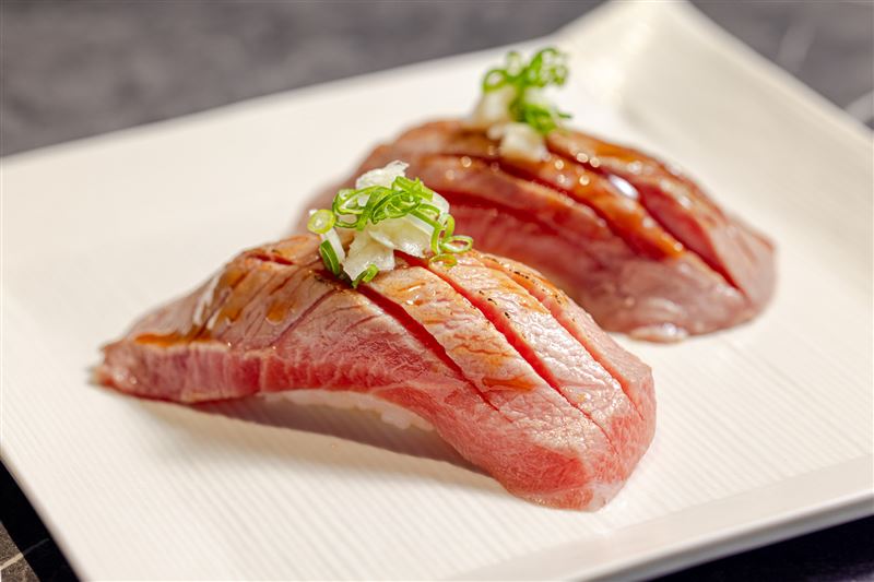 打造夏季尊榮饗宴！饗賓三品牌推「黑鮪魚祭」極致旬味。（圖／饗賓集團提供）