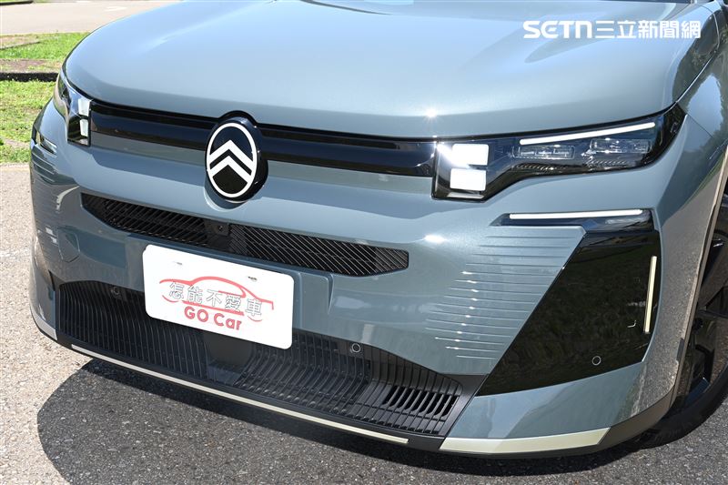 車頭造型具有獨特風格，辨識度極高。（圖／記者鍾釗榛攝）