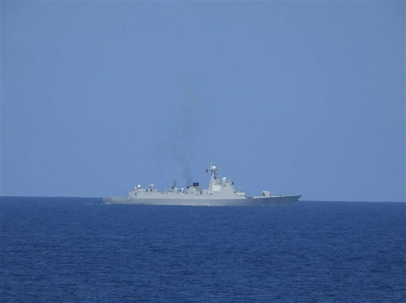 中共銀川艦（175）騷擾我西南海域，海軍蘇澳軍艦嚴密監控。（圖／國防部提供）