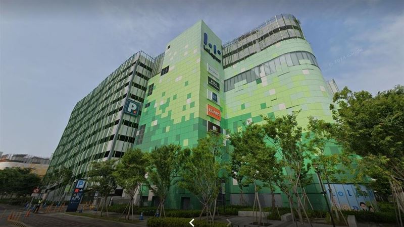 LaLaport更衣室偷拍案 警扣主機、檢偵辦