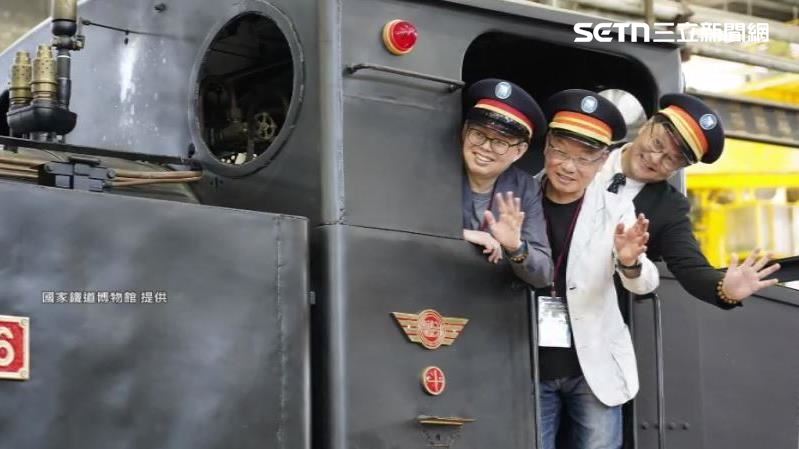 戴勝堂將收藏多年的火車頭，捐贈給鐵道博物館