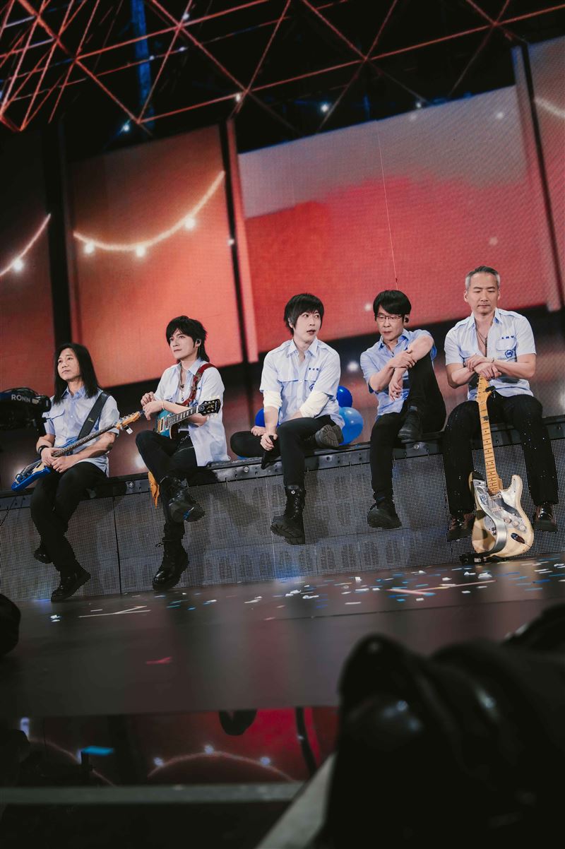 五月天5525+2「回到那一天」25週年巡迴演唱會,7月重返台北大巨蛋。(圖/相信音樂提供)