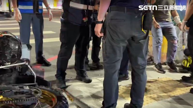 騎士手腳擦挫傷，包紮後無大礙。（圖／翻攝畫面）