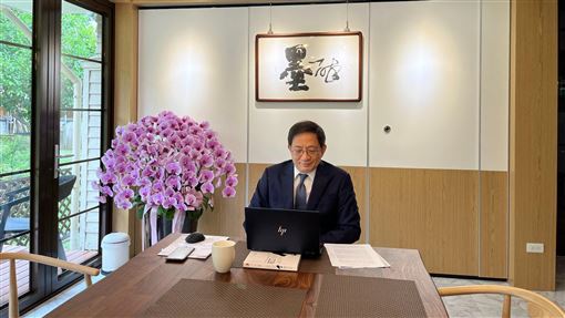台大前校長曬「4年前一幕」！全場爆共鳴