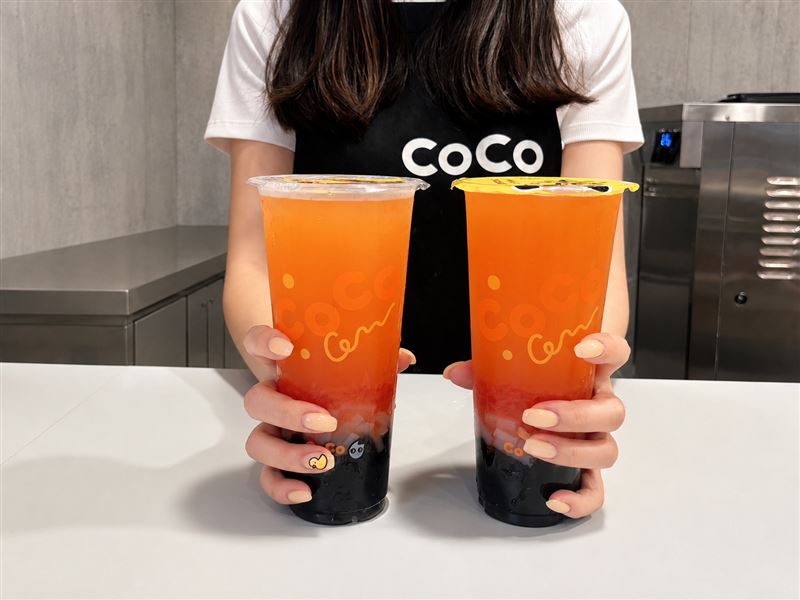 CoCo都可經典款「百香雙響炮」推出全新成員「紅柚雙響炮」！(圖／CoCo都可提供)