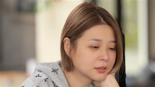 急性肺炎細菌感染　李燕悲曝爸爸病逝