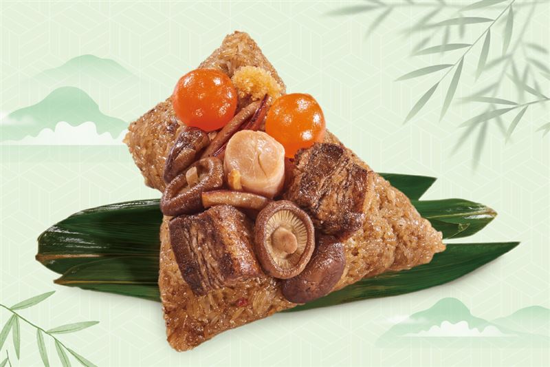 「海陸霸王粽」以多款海陸食材匯聚而成豐盛的豪華大滿足。（圖／品牌業者提供）