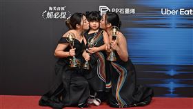詹明芫女兒（中間）離世。（圖／翻攝自Threads）