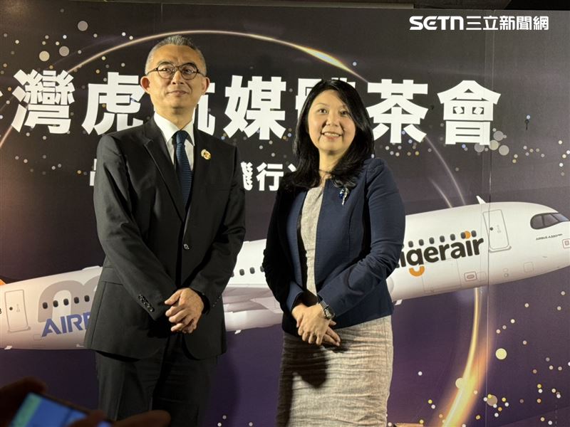 台灣虎航董事長黃世惠與總經理邱彰信。(圖/記者李育道攝影)