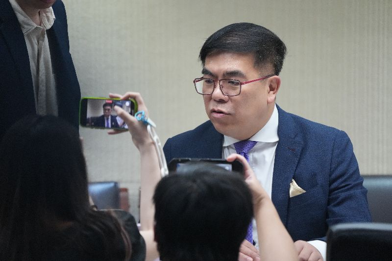 環境部環管署長顏旭明涉公務背信等案，環境部長彭啓明（圖）20日表示，全力配合檢調查明真相，要求環管署提供檢方各項資料；另外，針對環境部用車，或是特支費如何使用，要嚴加訂定規範