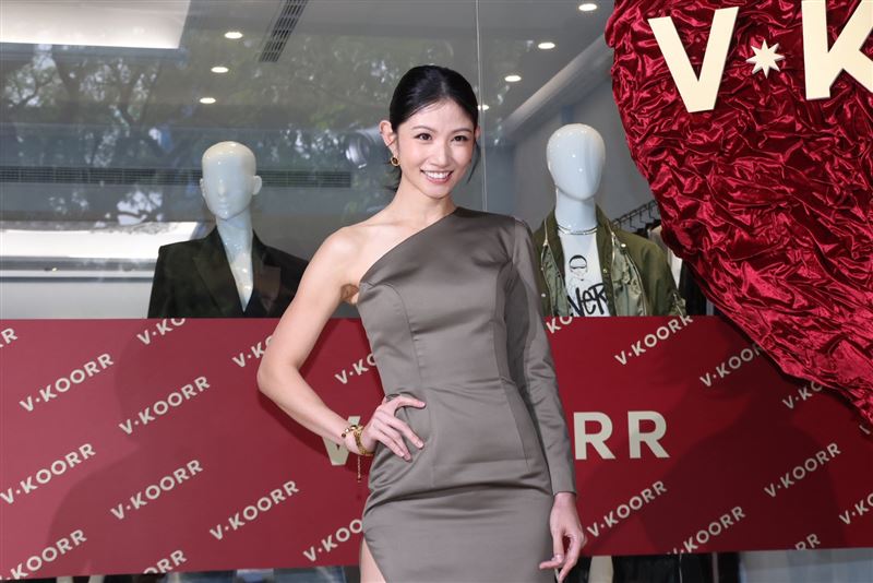 李千娜出席「V.KOORR」開幕活動。（圖／記者鄭孟晃攝影）