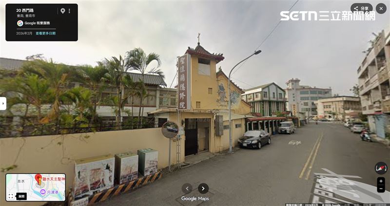 台南鹽水天主堂位於台南市鹽水區西門路19號，是一間宮廷式風格的天主堂，別看外觀毫不起眼甚至有些老舊，其實裡面別有洞天。（圖／翻攝自Google Maps）