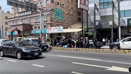 新／荷苞村搶匪逃台南　4警破窗逮人濺血