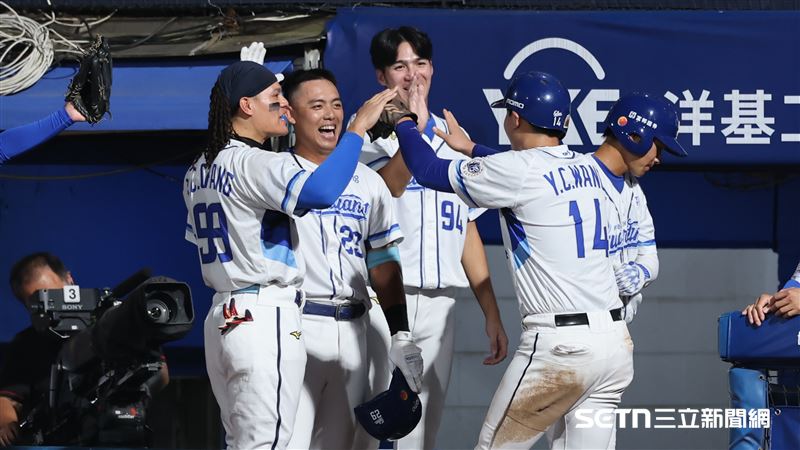 阿部7局失1分 富邦掃7支二壘打痛宰統一