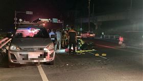 台東,雙載,汽車,自撞（圖／翻攝畫面）