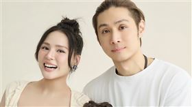熊熊（左）升格為二寶媽。（圖／翻攝自IG）