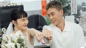 台灣羽球好手林俊易和程郁捷在5月20日完成結婚登記。（圖／翻攝自IG @yuchieh_____）