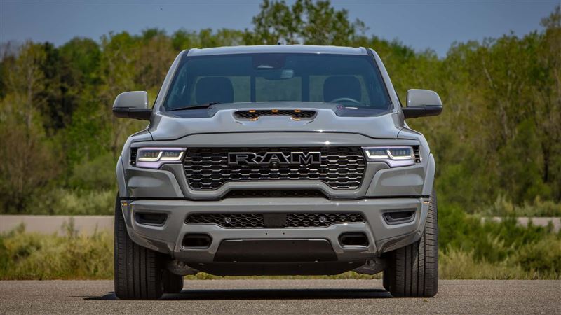 入門Rumble Bee搭載5.7升HEMI V8。（圖／翻攝Ram網站）