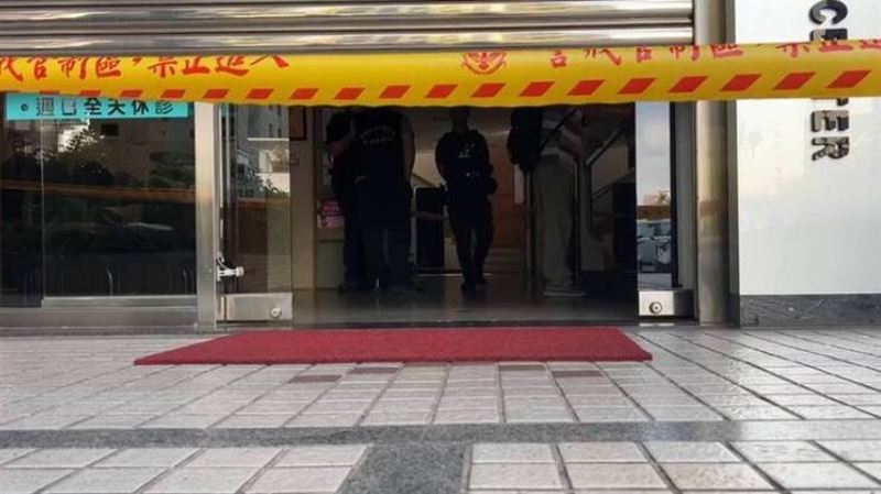 台南市東區林森路上1家眼科診所，驚傳有清潔婦人搭貨梯時遭貨梯夾斷頭。（圖／警方提供）