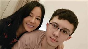 狄鶯近日因兒子孫安佐涉案遭羈押一事情緒潰堤，在直播中激動護子。（圖／翻攝自狄鶯FB）