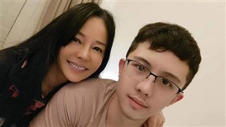 狄鶯直播狂護兒　人氣部落客逆風喊羨慕