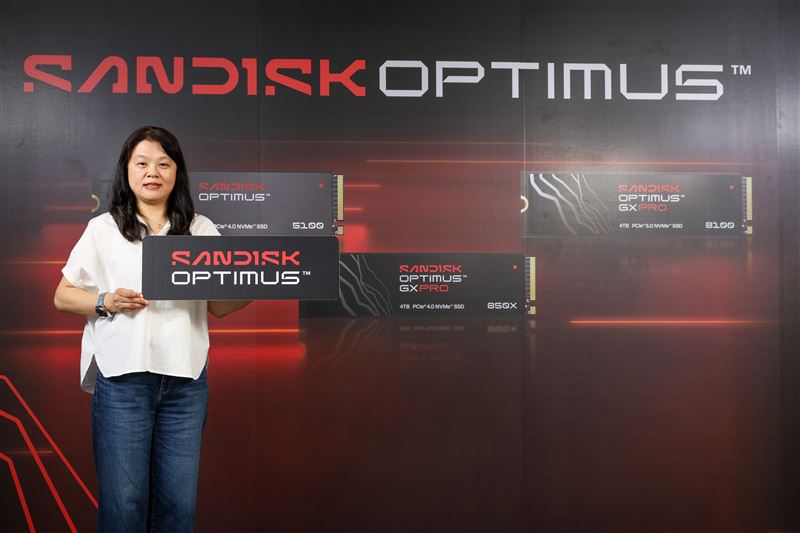 Sandisk推出多款創新快閃儲存解決方案,產品涵蓋Sandisk新一代行動固態硬碟系列、全新品牌識別的經典內接式SSD系列,及全球最小的1TB USB-C隨身碟。圖為Sandisk業務經理葉秀君。(圖/Sandisk提供)