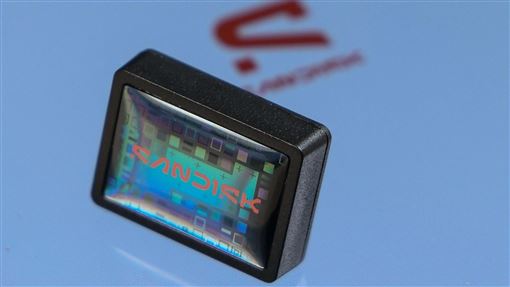 Sandisk推全球最小1TB USB-C隨身碟