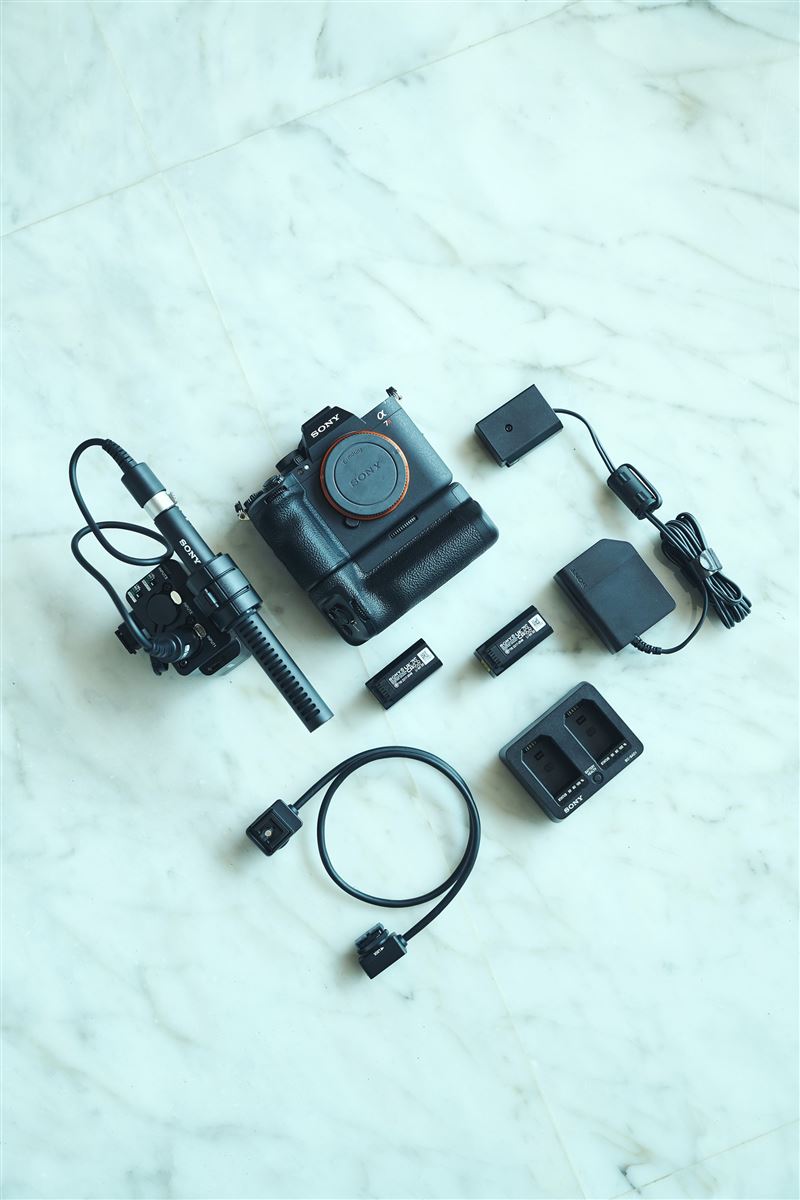 支援32-bit浮點錄音的XLR-A4麥克風轉接器及全新電池系統配件
