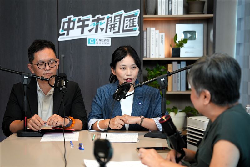 民眾黨彰化縣黨部主委温宗諭(左)今上節目表明民眾黨不適合在縣長選舉這局硬提人選。(圖/CNEWS匯流新聞網提供)