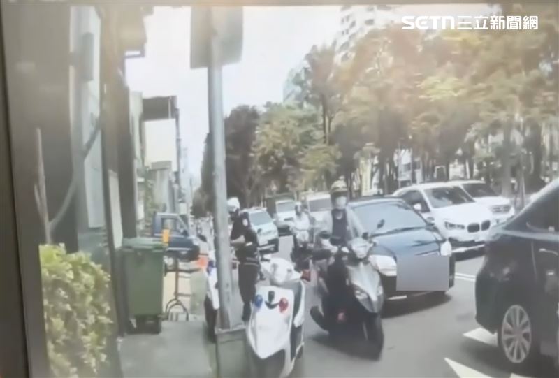 攔查不停!台中嫌心虛「踩油門狂飆」,勇警揮警棍砸窗滿手血。(圖/翻攝畫面)