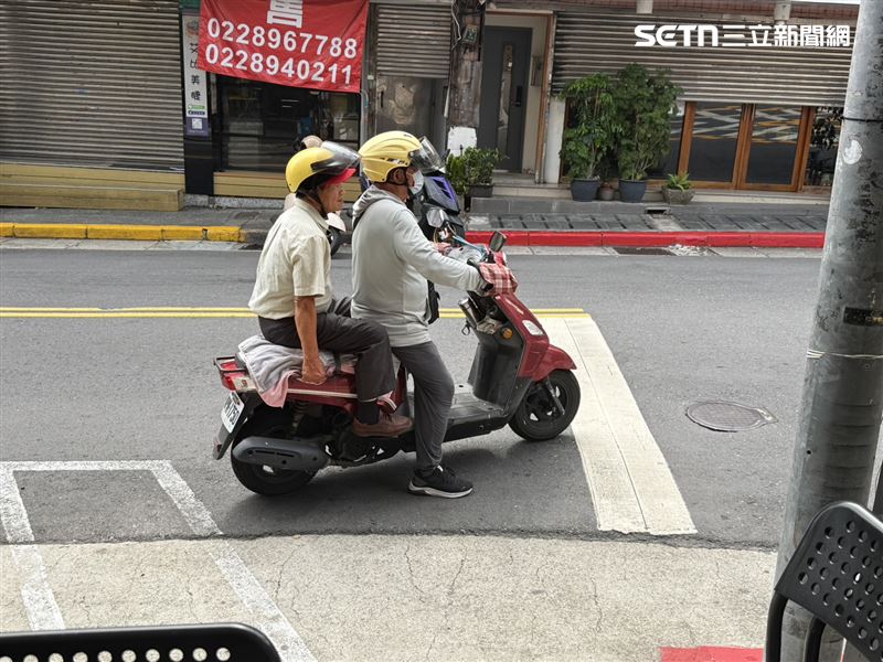 北投獨有的傳統產業「機車阿伯」文化，至今已有一甲子的歷史，是在地人的共同回憶。（圖／記者李育道攝影）