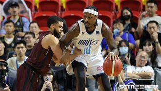 古德溫狂轟45分　勇士大勝獵鷹系列賽首勝