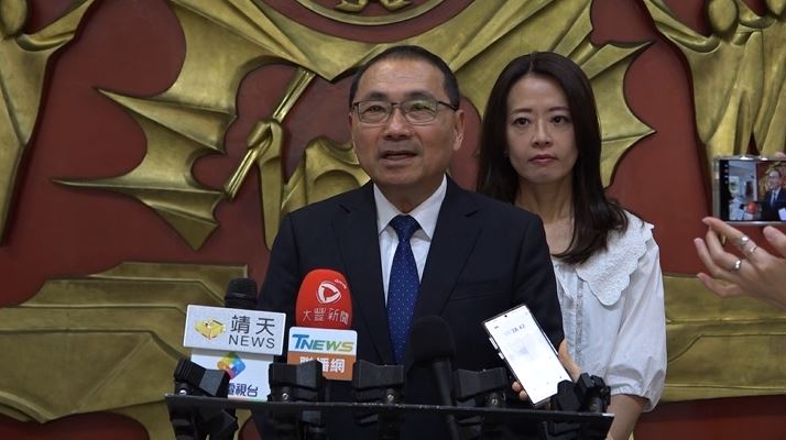 新北市長侯友宜在議會市政總質詢前受訪（圖／翻攝畫面）