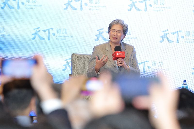 天下雜誌45週年旗艦論壇「AI高峰對談 共創產業新未來」22日上午於台北舉行，超微執行長蘇姿丰（圖）出席對談，談論AI供應鏈、AI PC相關問題