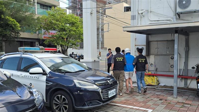 吳男不滿被嗆「軟爛囡仔」,當街槍殺41歲曾姓男子,被依殺人罪起訴。(圖/資料照)
