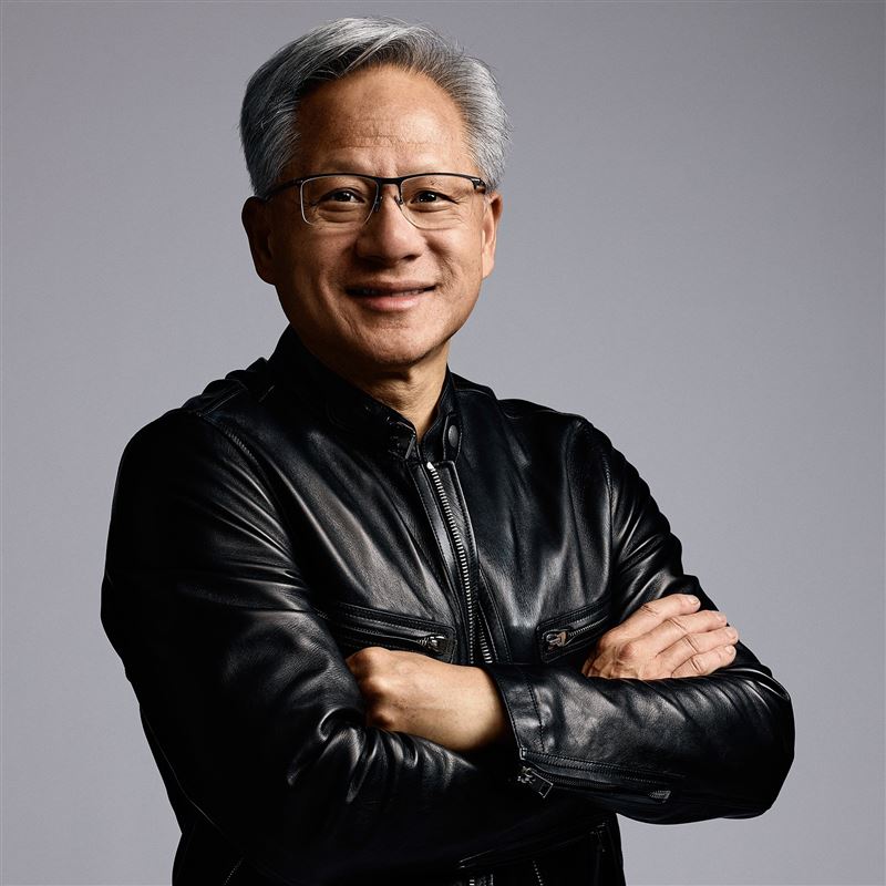 輝達(Nvidia)最新一季財報再創新高紀錄,執行長黃仁勳(Jensen Huang)又喊出未來兩年旗艦晶片1兆美元營收目標,但股價過熱的擔憂陰魂不散。對此,外媒翻開歷史紀錄,發現輝達股價在財報發布後,常是短線走低、長線走高的行情,因此建議投資人可放膽進場長線布局。(圖/翻攝自X平台 @BullTheoryio)