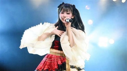 女星「脫到剩內衣」不雅片瘋傳　道歉認了