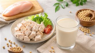 每天豆漿雞肉不健康？醫曝蛋白質正確吃法
