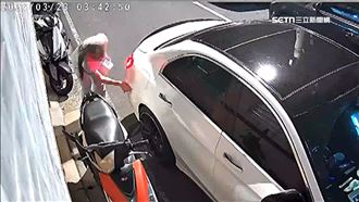 獨／賓士撞2機車　駕駛只看自己車肇逃