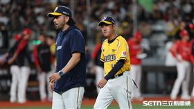 中職37年例行賽，中信兄弟被味全龍逆轉，總教練平野惠一臉色鐵青。（圖／記者劉彥池攝影）