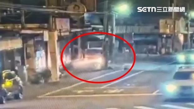 奪命瞬間曝光!火鍋店收攤挨撞…父女雙亡
