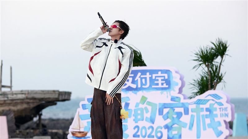王鶴棣遭集體調侃 深夜怒發聲:我不舒服