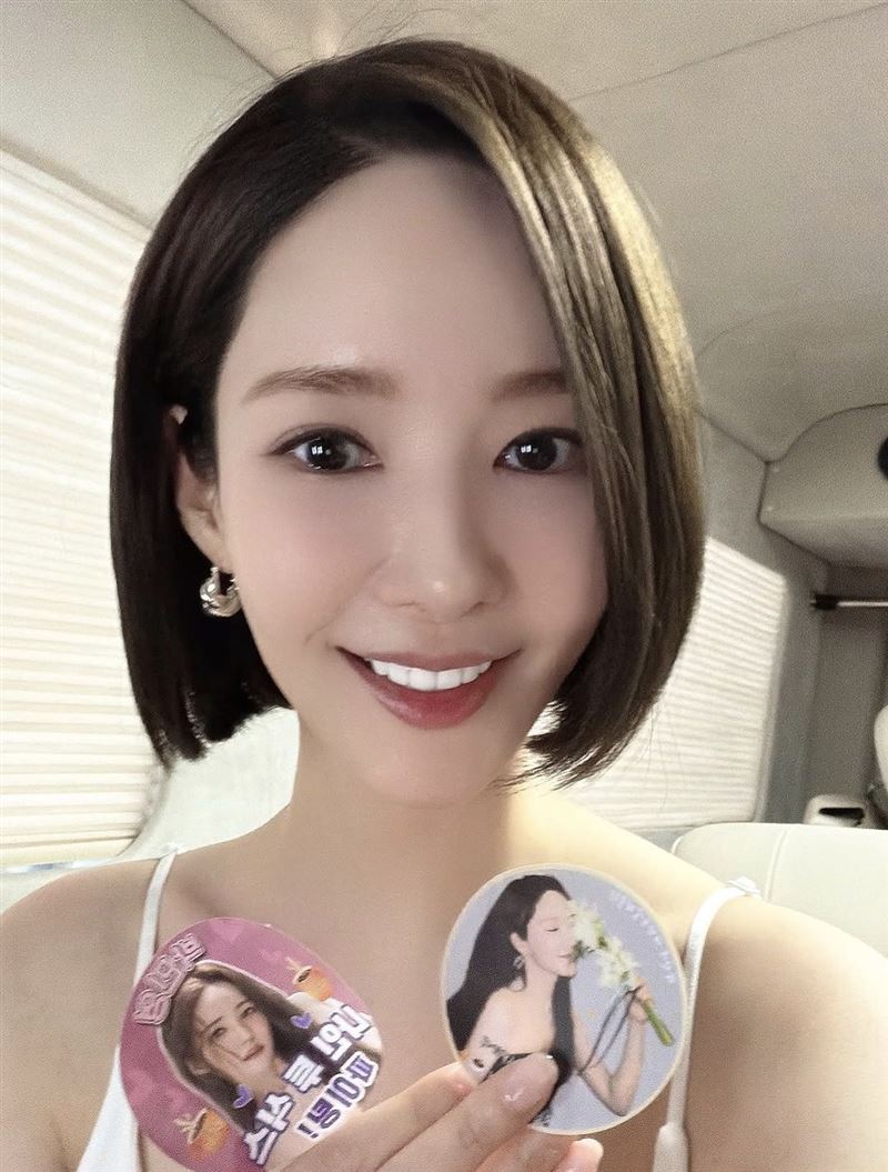 朴敏英新劇造型曝光,俐落短髮最佳狀態。(圖/翻攝自IG @rachel_mypark)